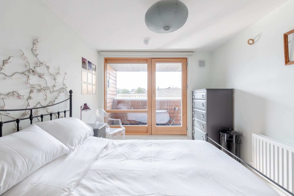 Warm & Inviting 1bedroom Flat With Patio, Camden Town!