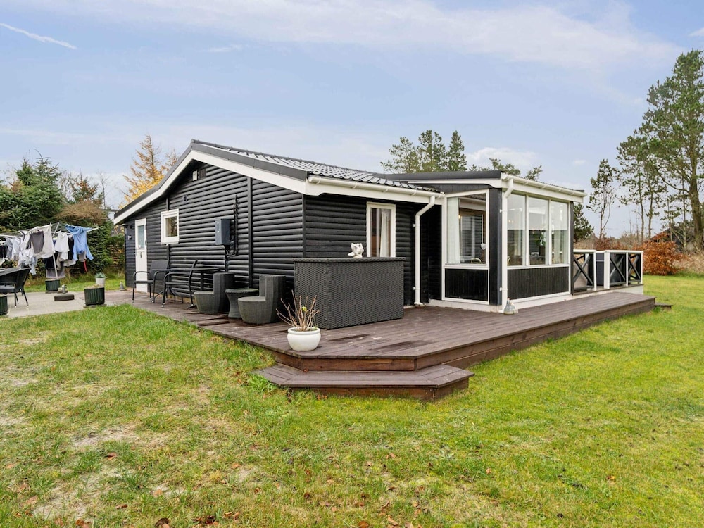 5 Star Holiday Home in Hals