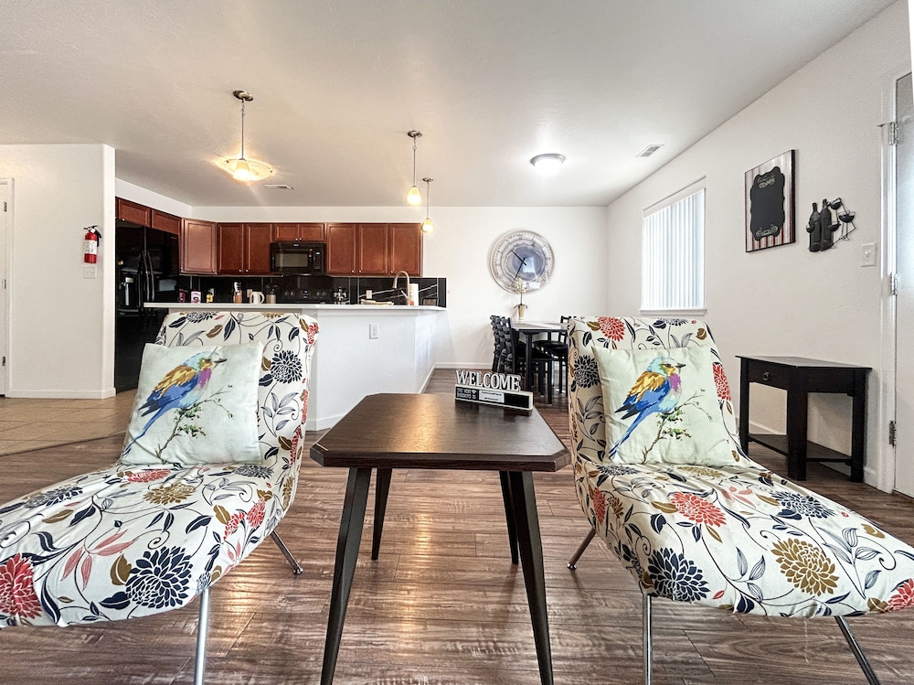 Canyon View Oasis 3 Bedroom Home