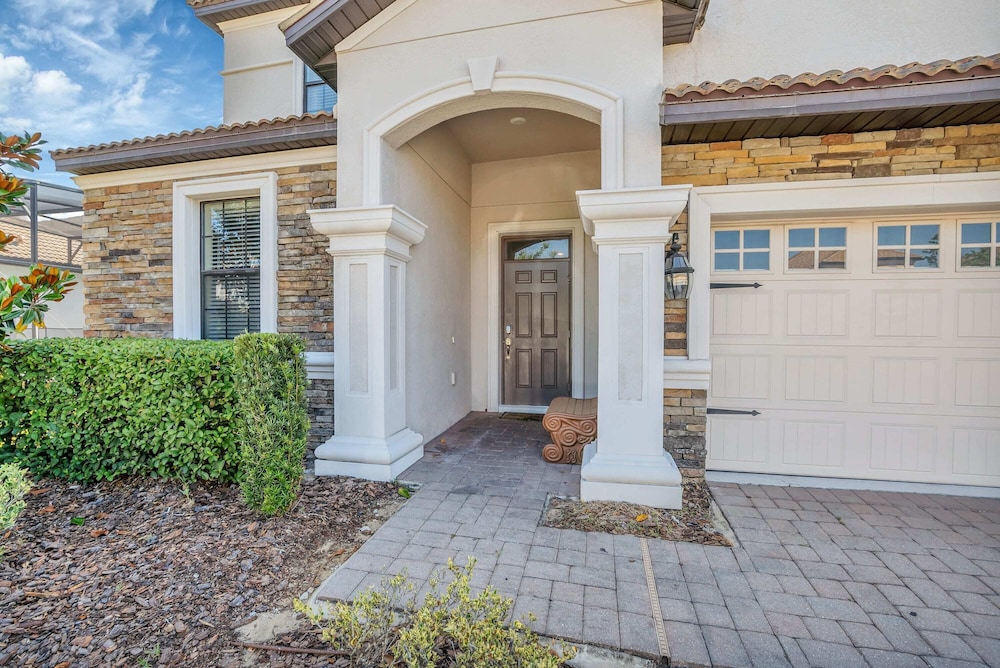 Grand, Luxurious Home, Toy Story Room and Big Pool Area #9cg476 - Image 1