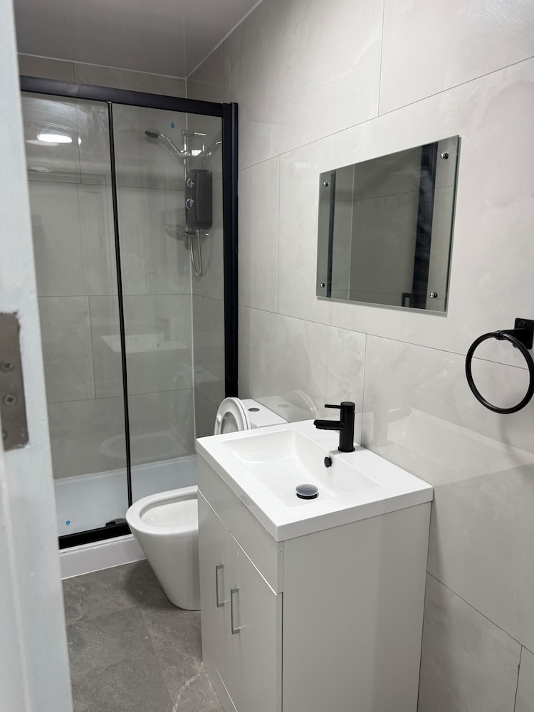 Studio - Sleeps 2 - Parking - Wifi
