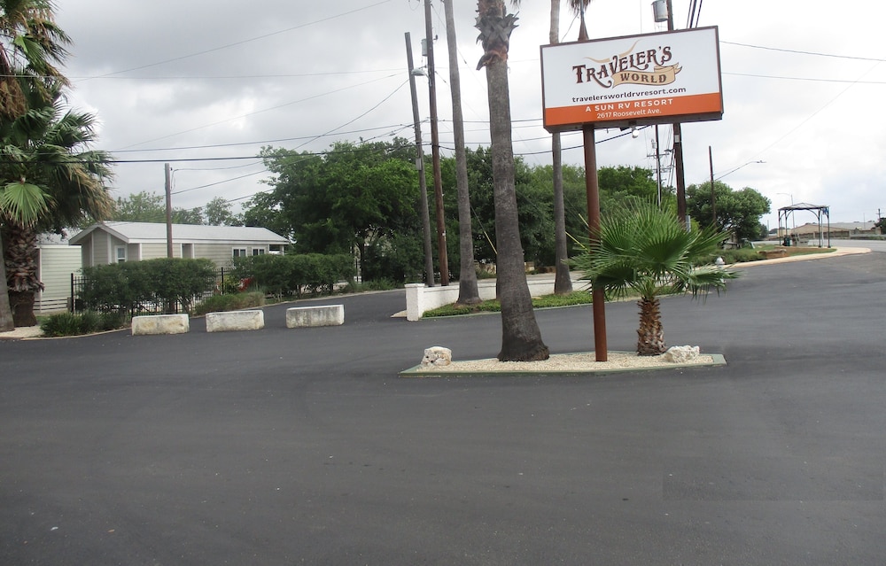 Travelers World RV Resort