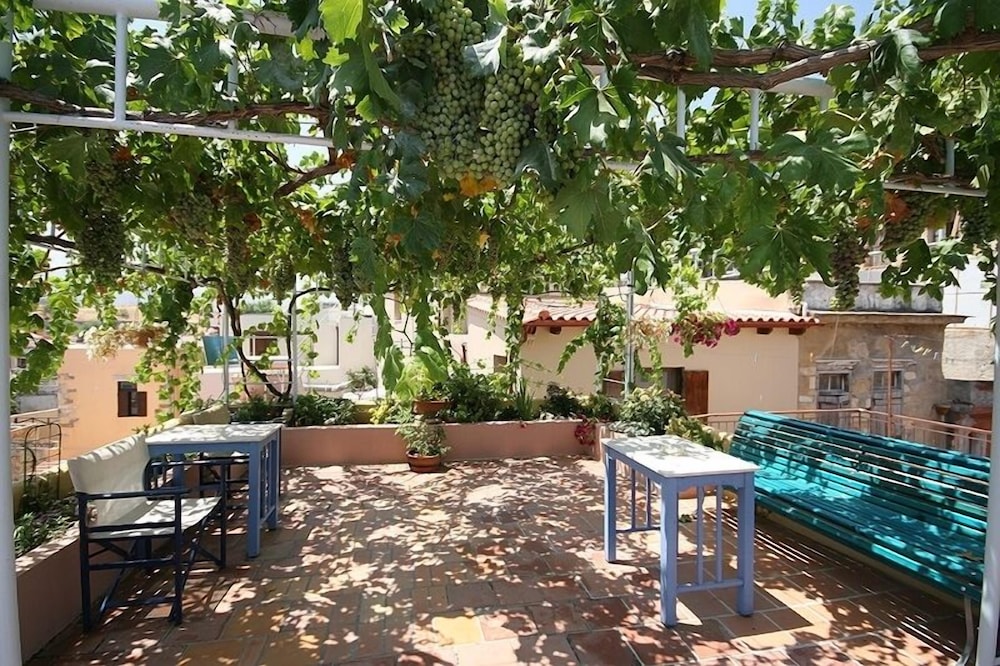 Nostos Hotel 64
