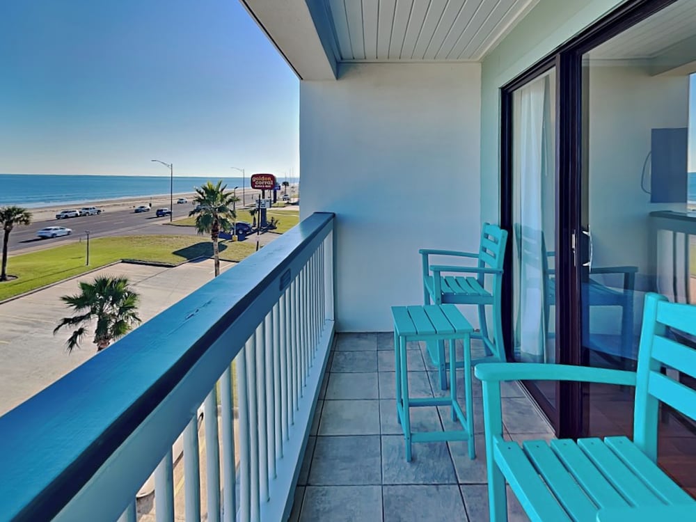 Casa Del Mar 350-front Facing