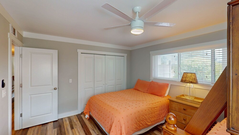 Clubhouse Cottage 5 Bedroom Home