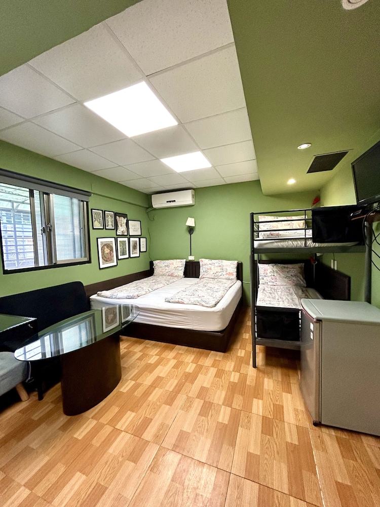 Ximen Triple Tiger Hostel