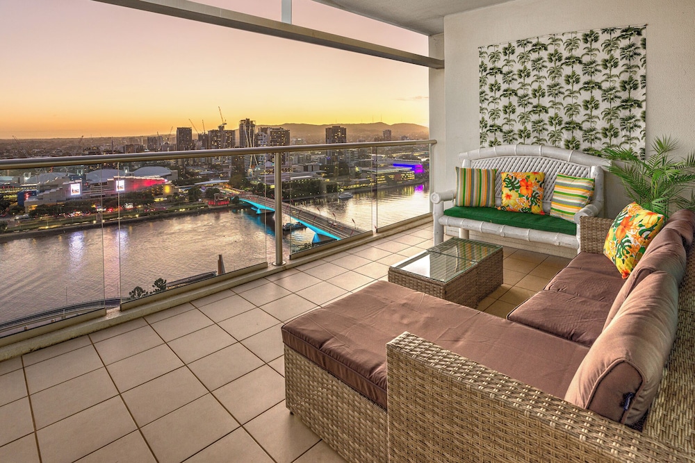 Oasis Retreat Level 27 in Casino Towers