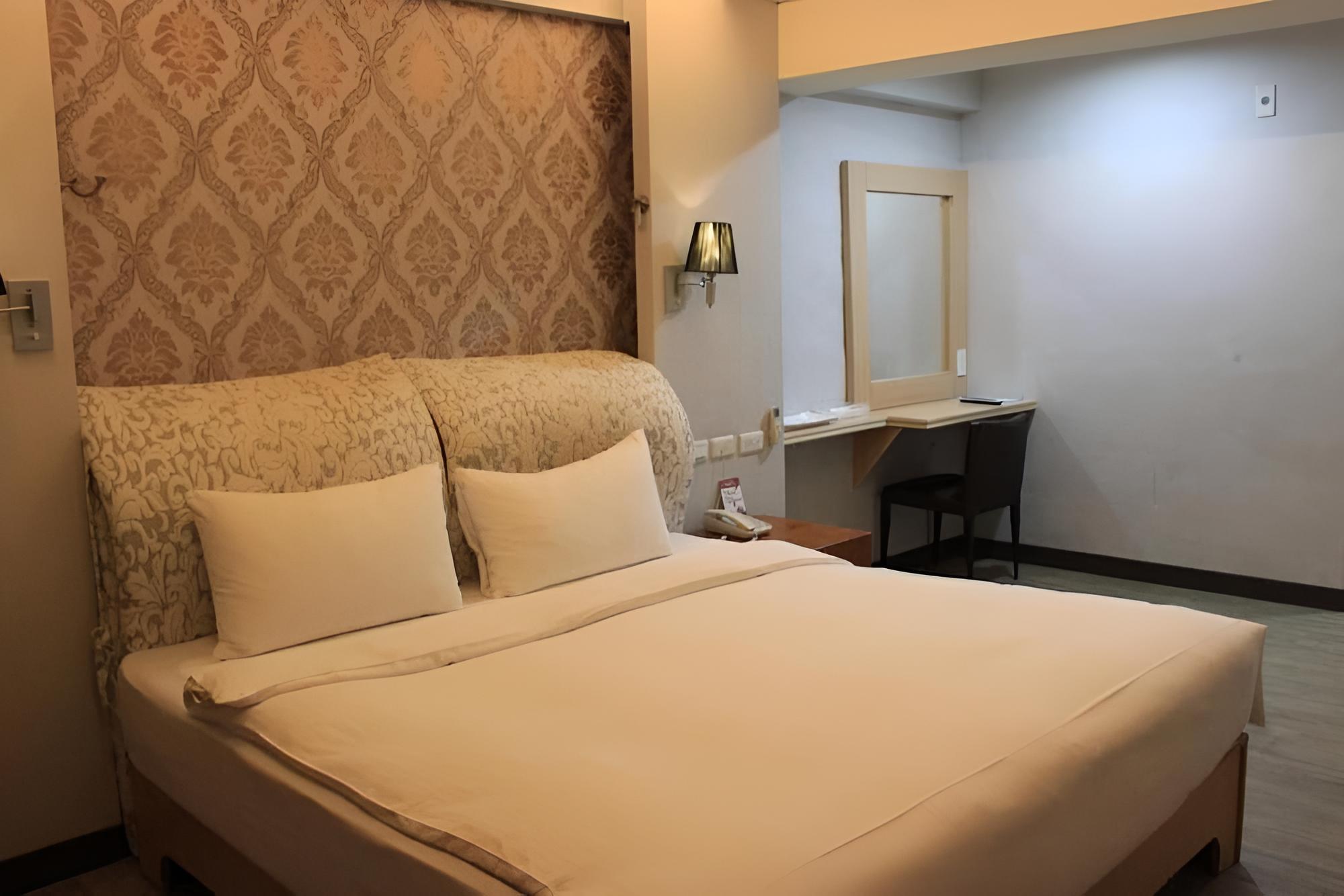 Sky 1 Hotel