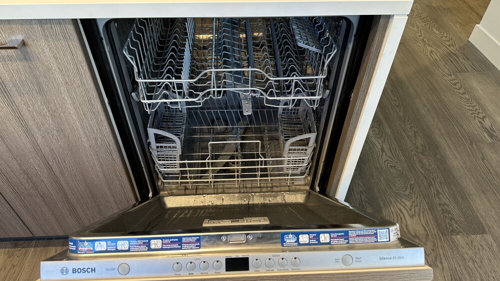 Vancouver Vacations - Ruby Red Cloud Homes Vancouver - Property Image 41