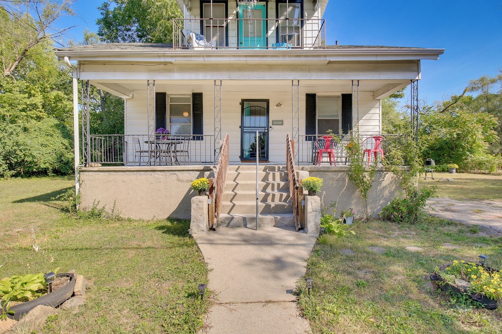 Cincinnati Home Rental w/ Balcony + Fire Pit! view 4