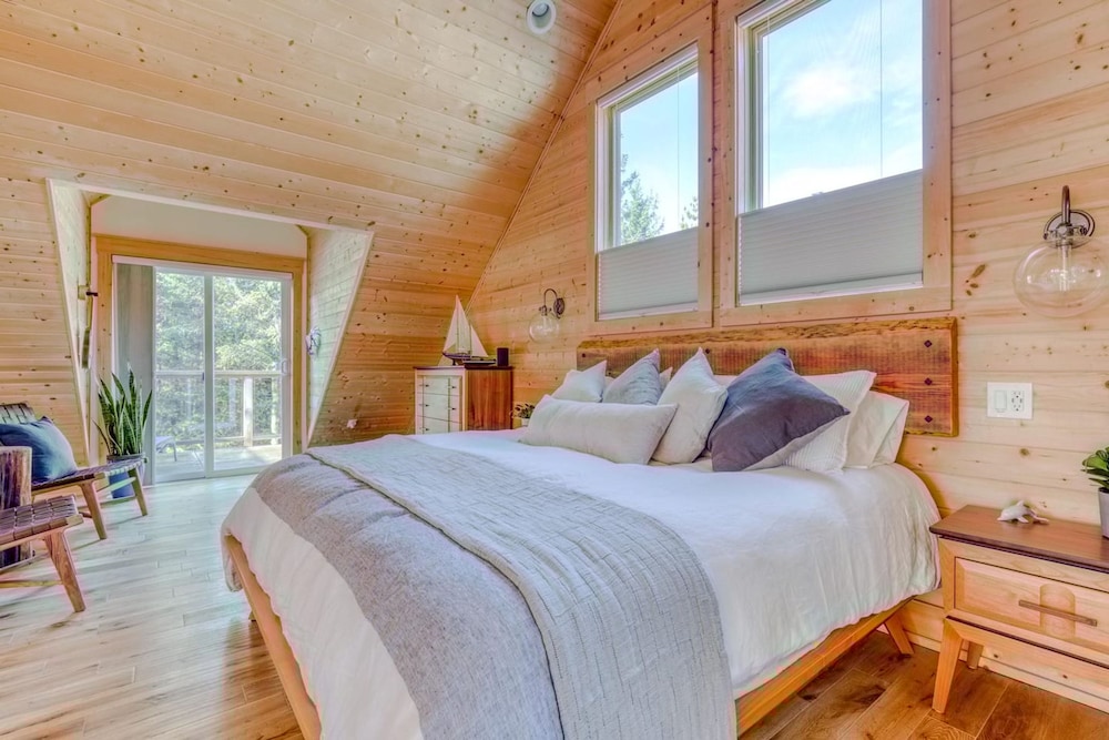 Boutique Cabin Design Luxury Hot Tub Path to Beach
