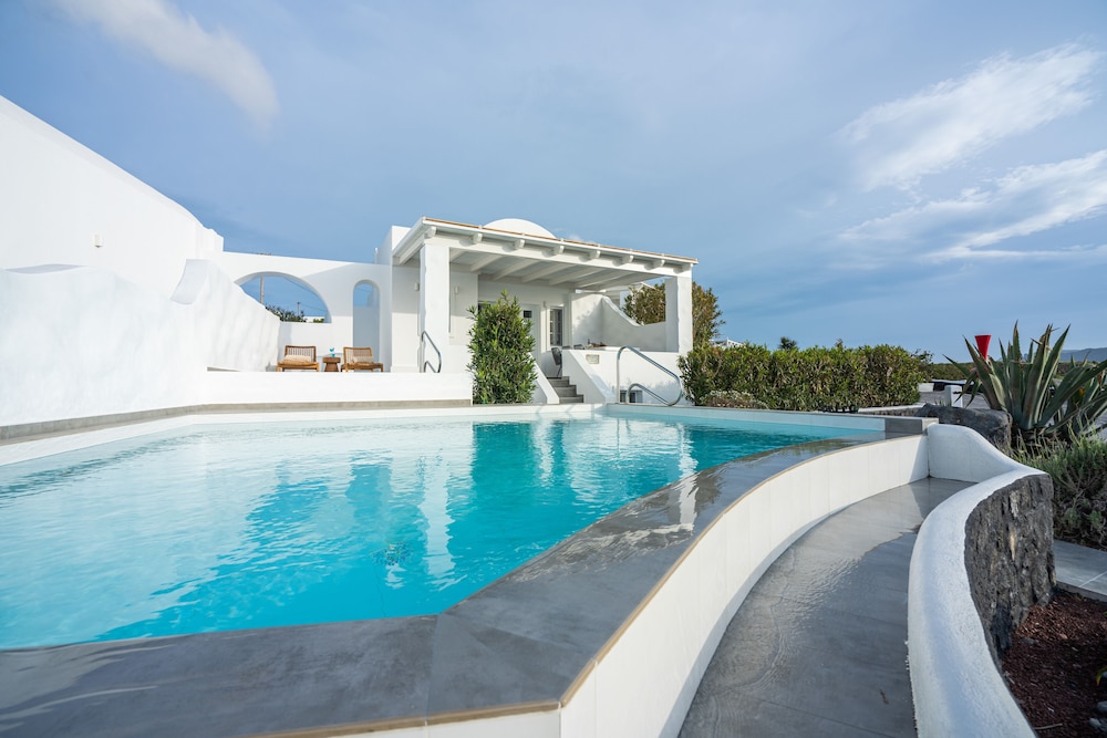Oia Sunset Villas