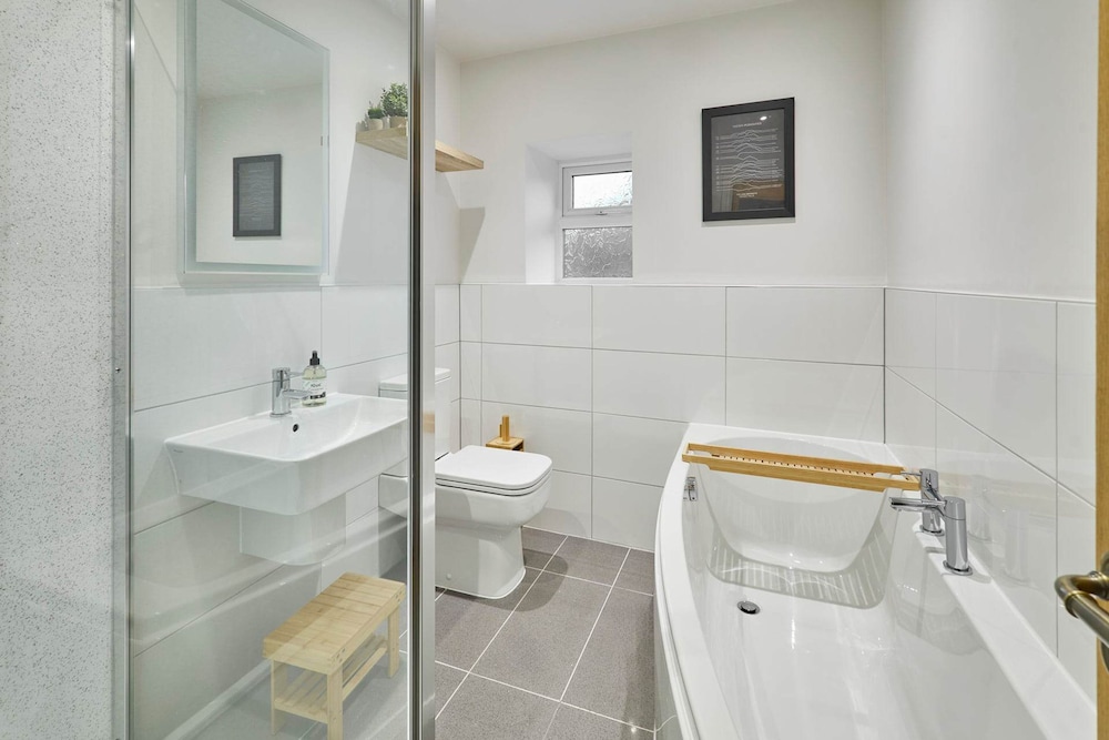 Host Stay Hovera Cottage