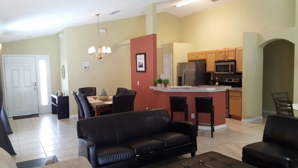 Escape To A 4br, 3ba W/recreation Room 4 Bedroom Villa by RedAwning view 3