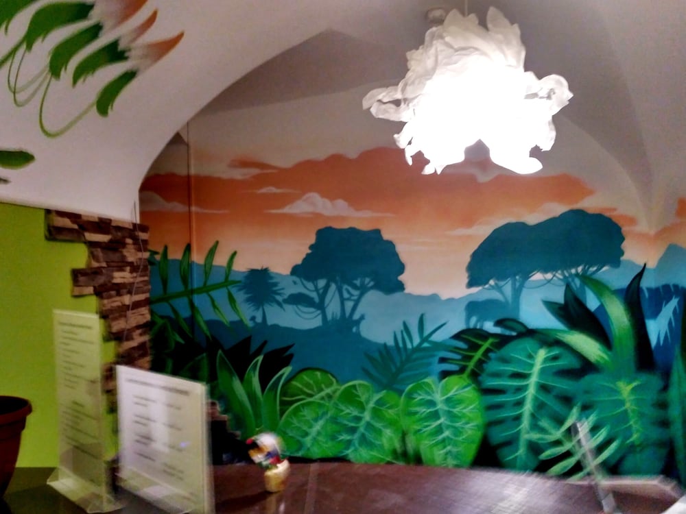 JUNGLE - Hostel