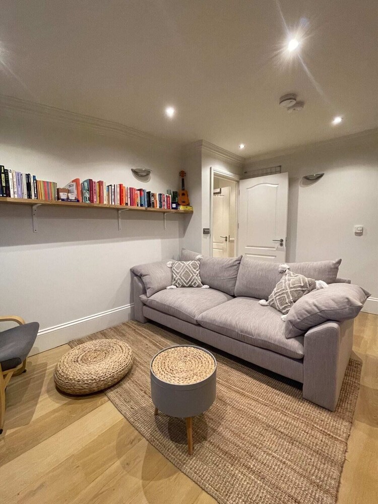 Cute Top Floor Flat - Canonbury!