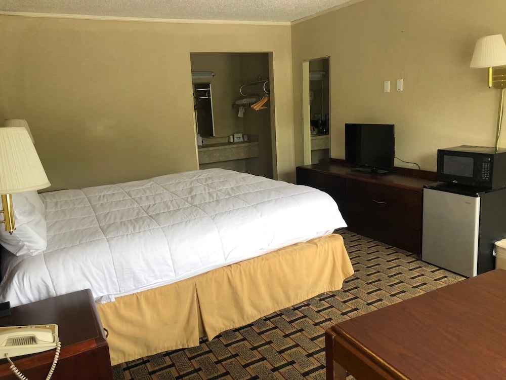 Budget Host Inn view 4