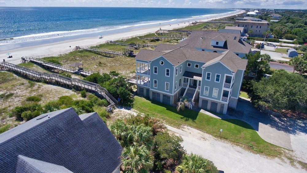 Spectacular Oceanfront Home Located On North Litchfields Peaceful And Pristine Beaches. 6 Bedroom Home by Peace Vacations