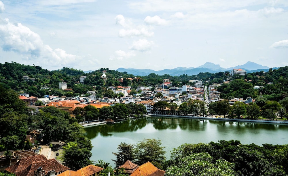 Lake Villas Premium Kandy