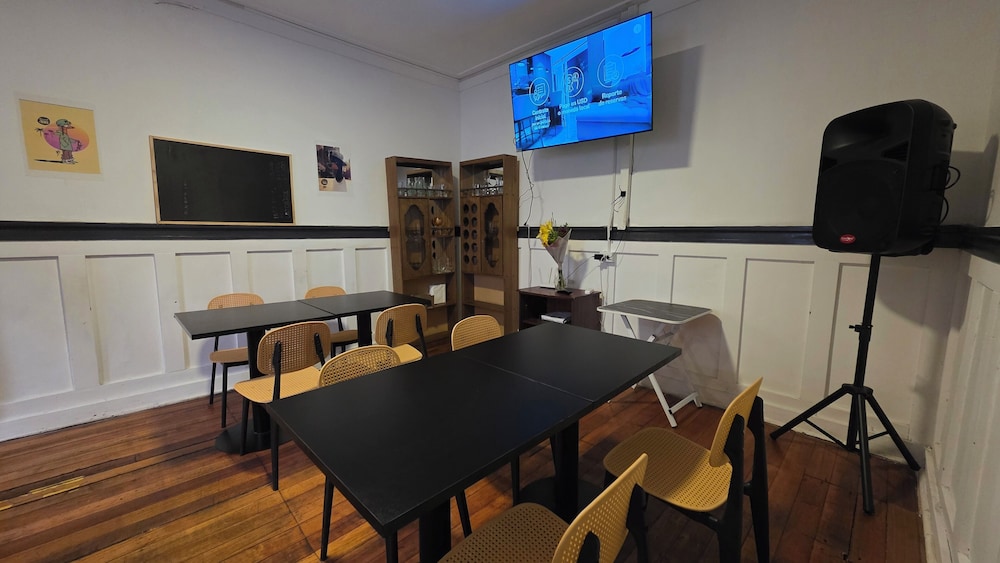 Oceana Suites Chile Hostel