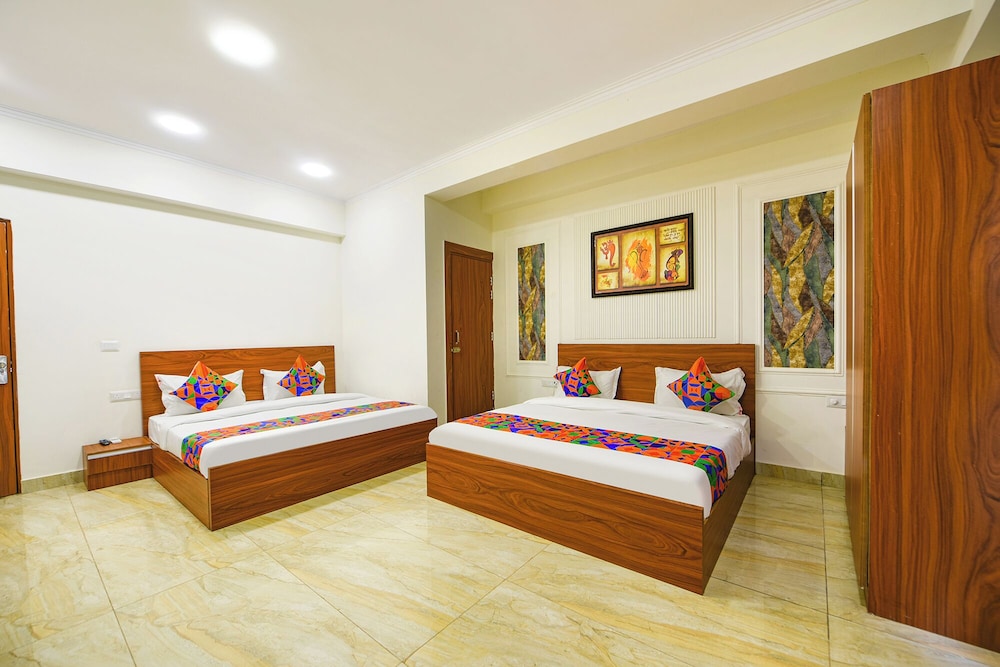 Fabhotel Prime The Golden Petals & Banquet