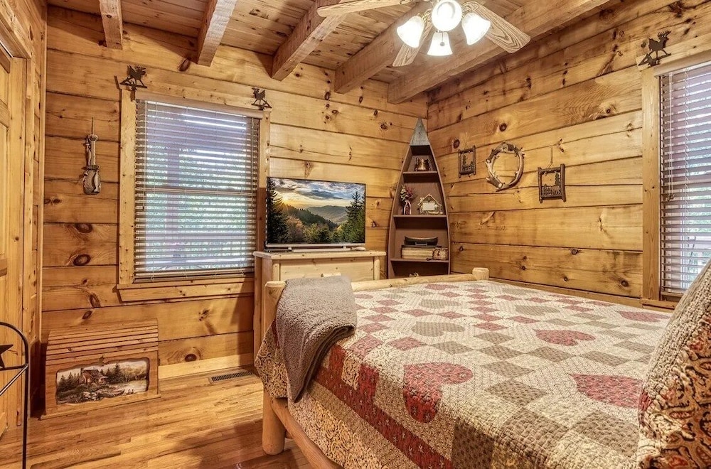 Tennessee Risky 3 Bedroom Cabin