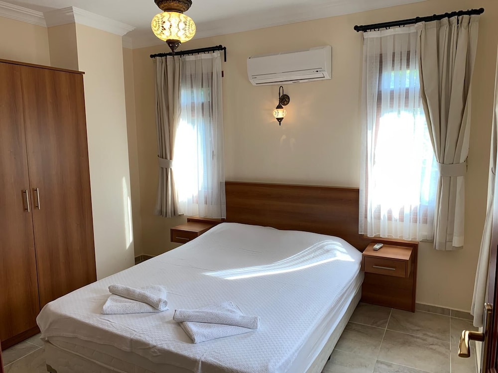 Stunning 4-bed Villa Celik 4 Bedrooms all Ensuite view 3