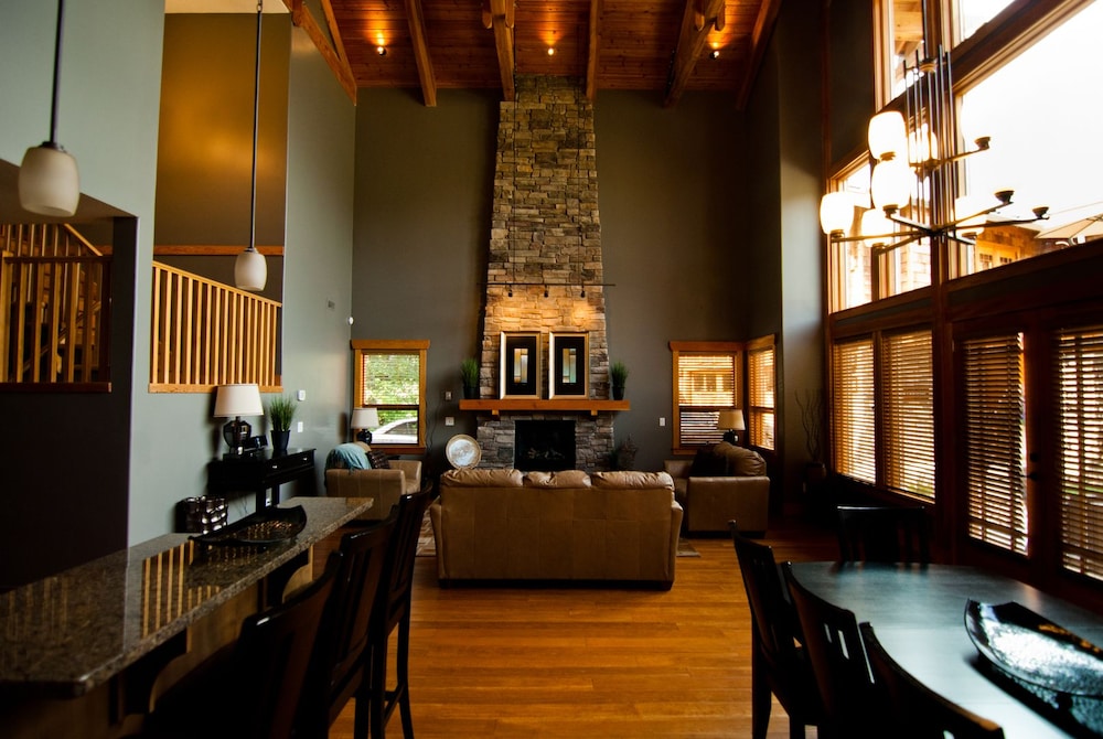 Carmel Beach Private Lodges