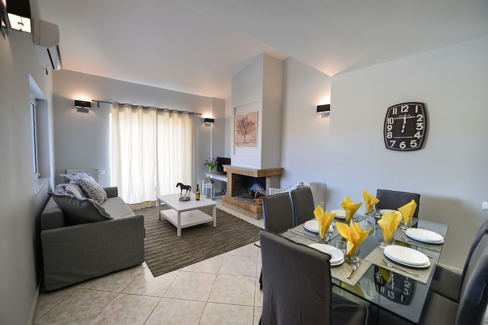 Regalo Apartments