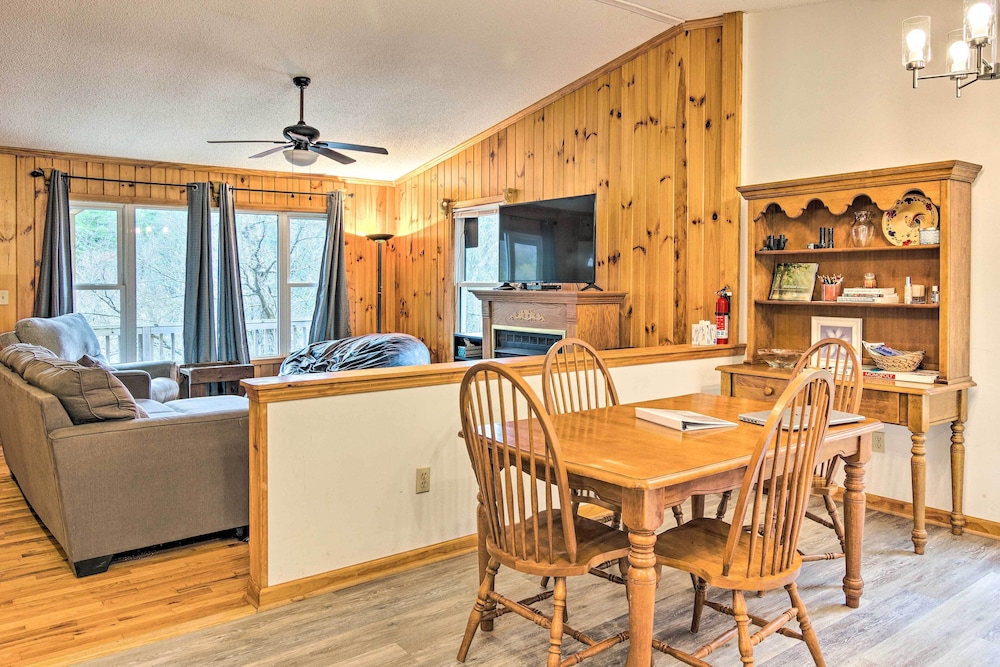 Fire Pit & Mtn Views: Charming Marion Cabin! view 4