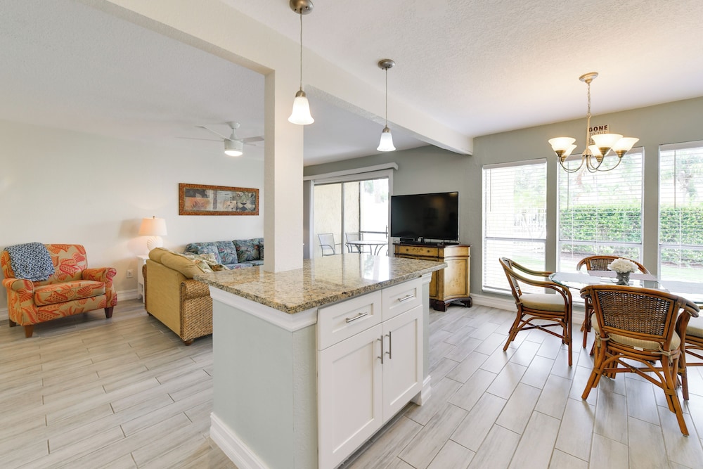 3 Mi to Siesta Key Beach: Condo w/ Heated Pool!