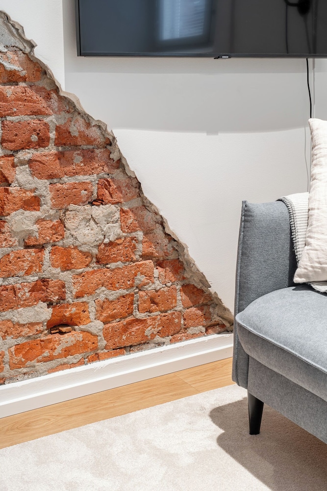 Stylish Loft next to City Center & Lake Pyhäjärvi