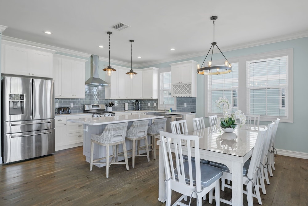 143 Catch And Relax: 5br Home W/ Pool & Spa! 5 Bedroom Home