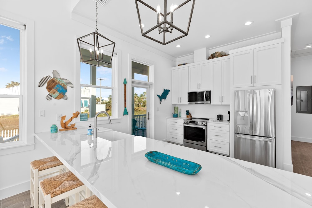 The Scarlett - Private Home At The Shores 3 Bedroom Home