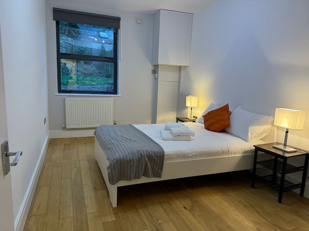 Westciti Chatsworth Road Apartments
