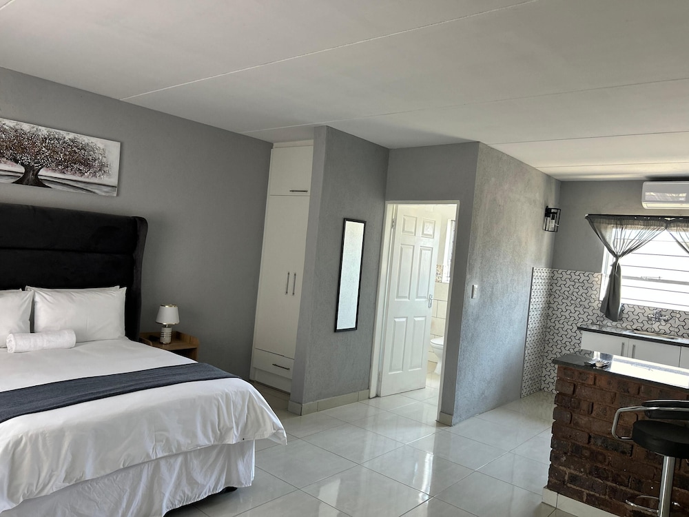 Silalise Lodge