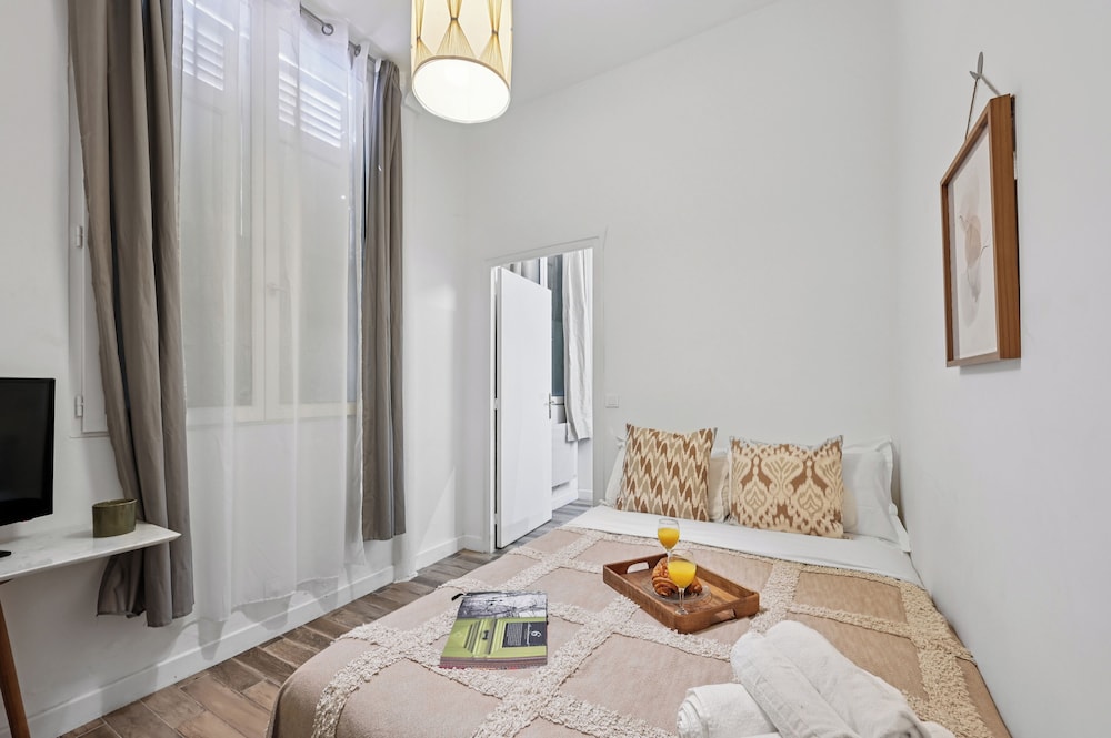 Stylish 1BR Flat Near Luxembourg Gardens