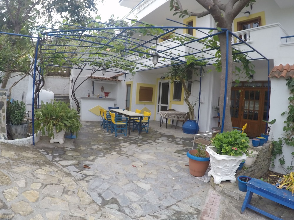 Zafiria Apartments