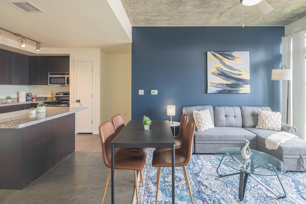 ROVE LIVING/KL - Roosevelt Point