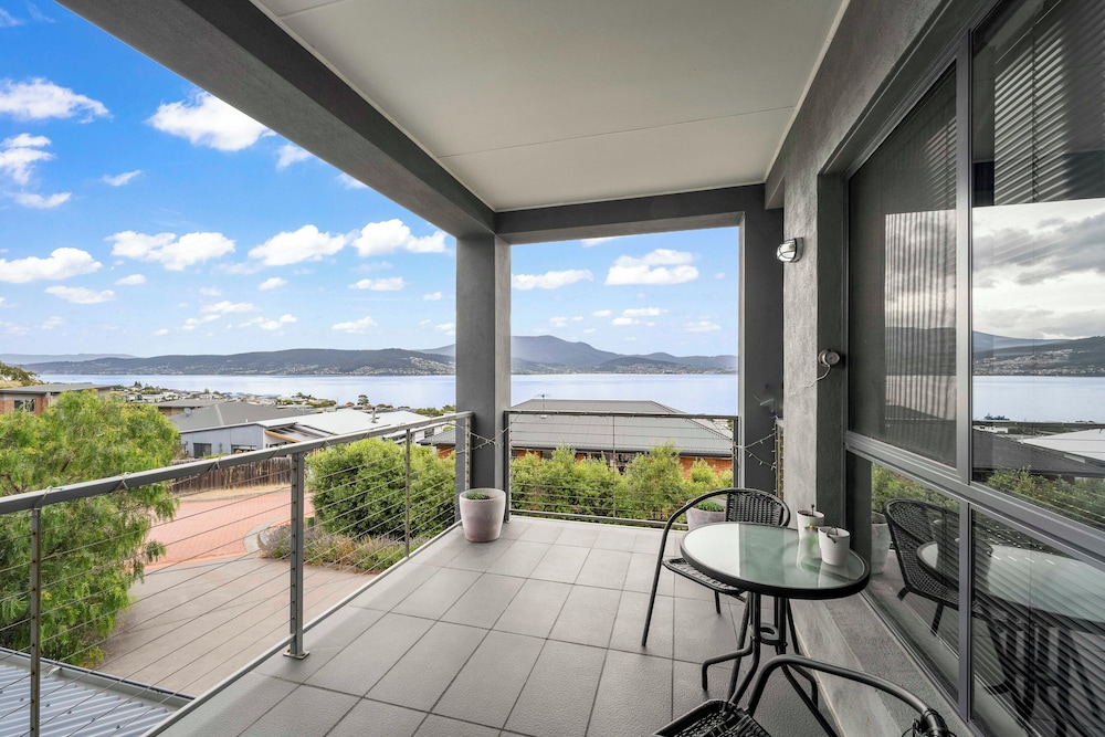4 Bedroom House - Gorgeous View