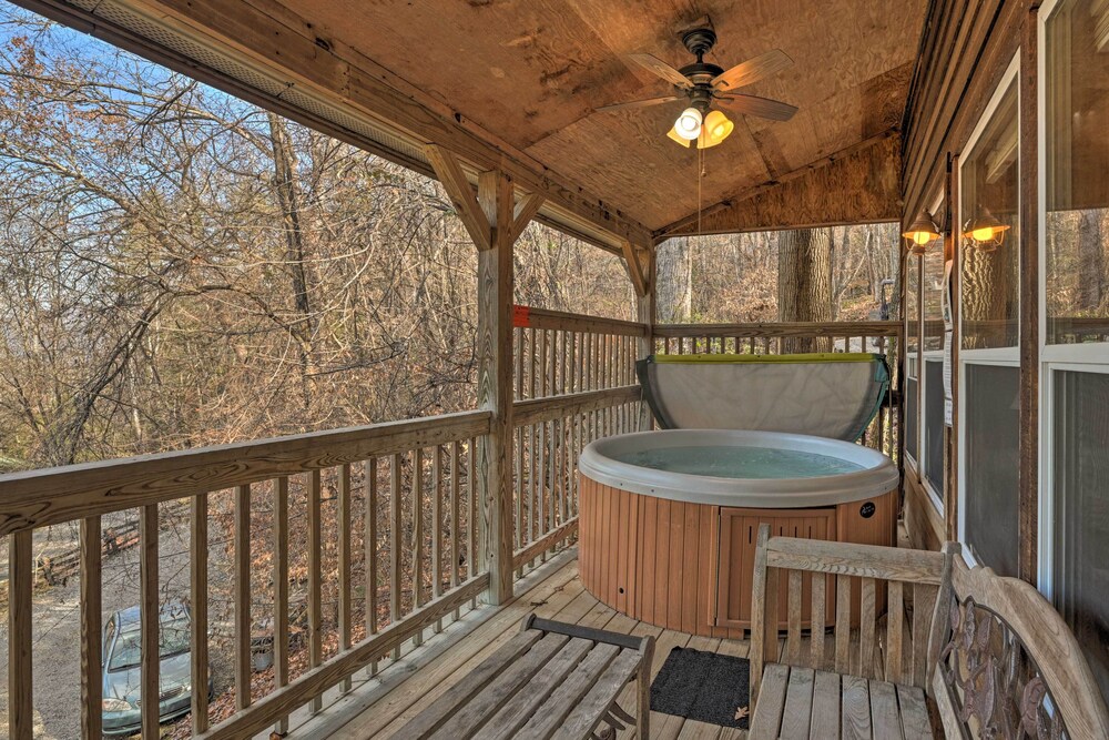 'gone Hiking' Bryson City Cabin w/ Hot Tub & Grill view 2
