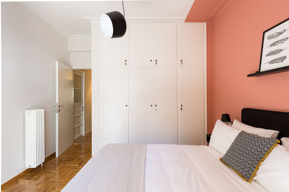 UPSTREET Urban Chic 1BD Apartment- Hilton area