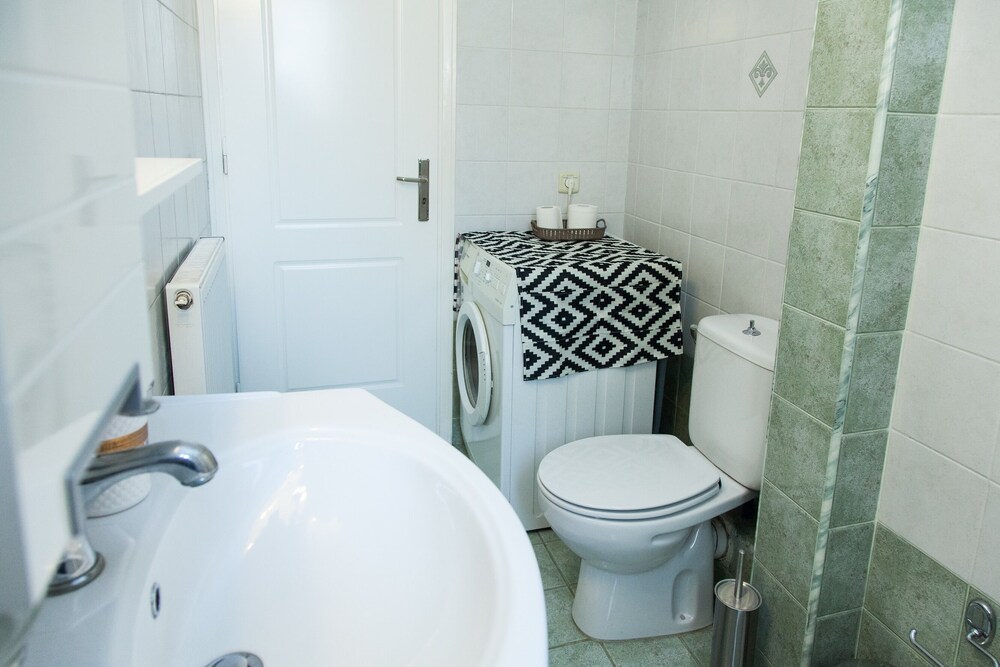 Cozy apt in Peristeri near Metro station