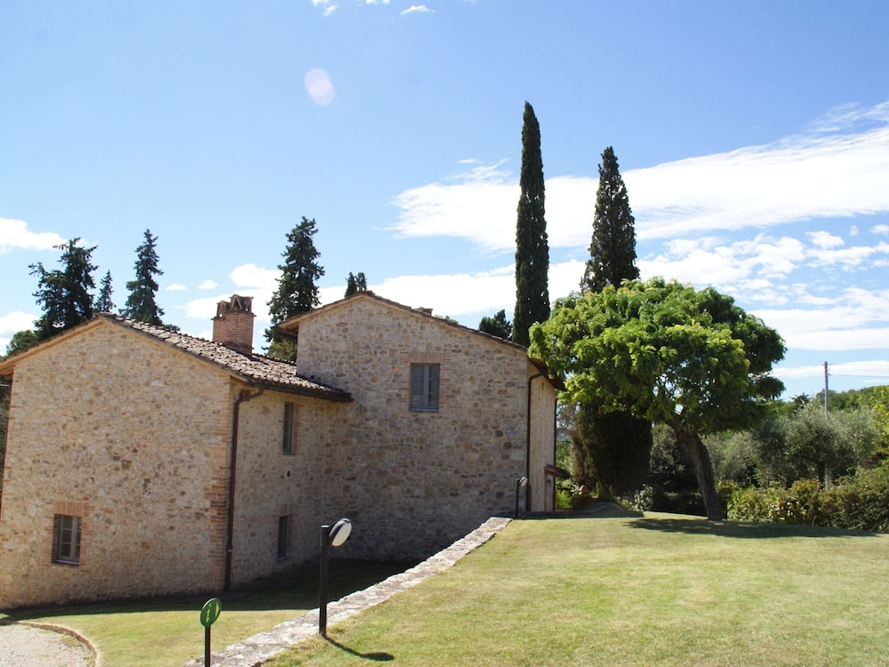 Rustic Holiday Home in Corciano With Swimming Pool view 3