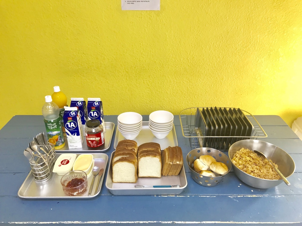 Slow Citi Guesthouse - Hostel