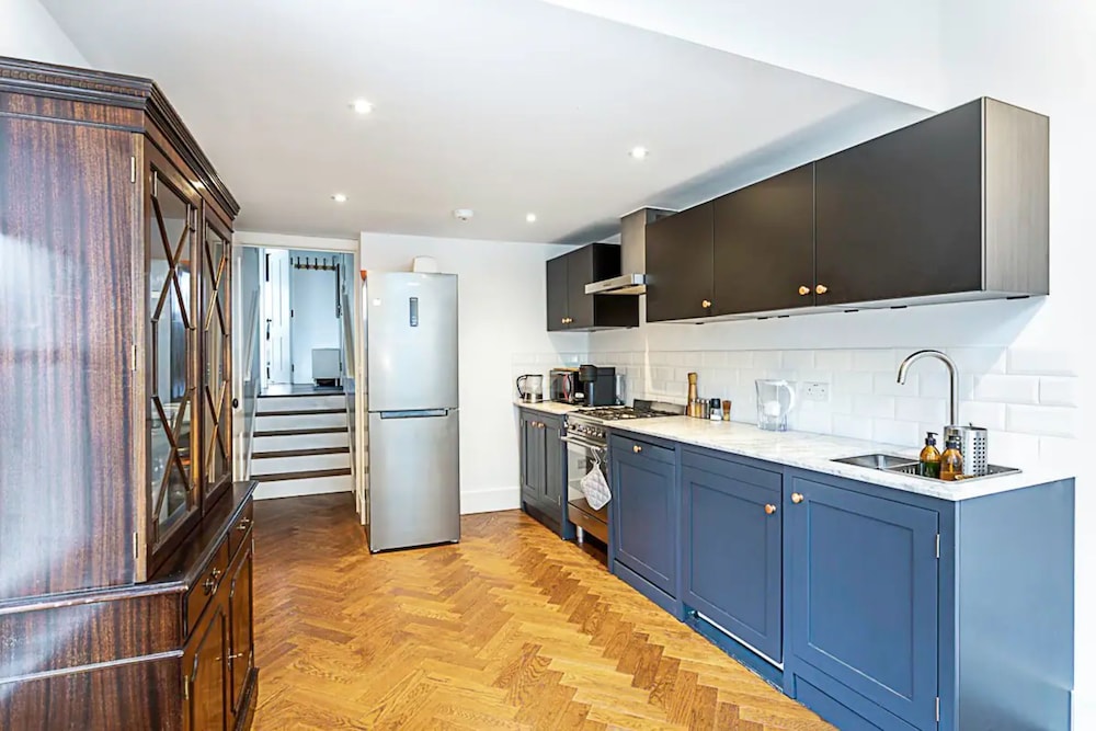Stylish and Spacious 1BD in Clapton