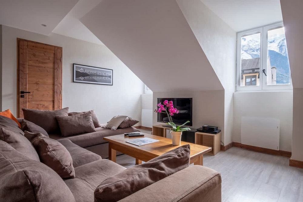 L Appart 52 in the Heart of Chamonix French Alps