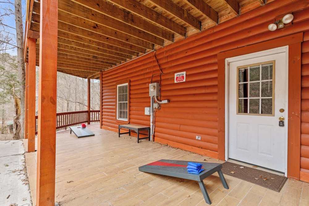 Hickory Hollow Hideaway