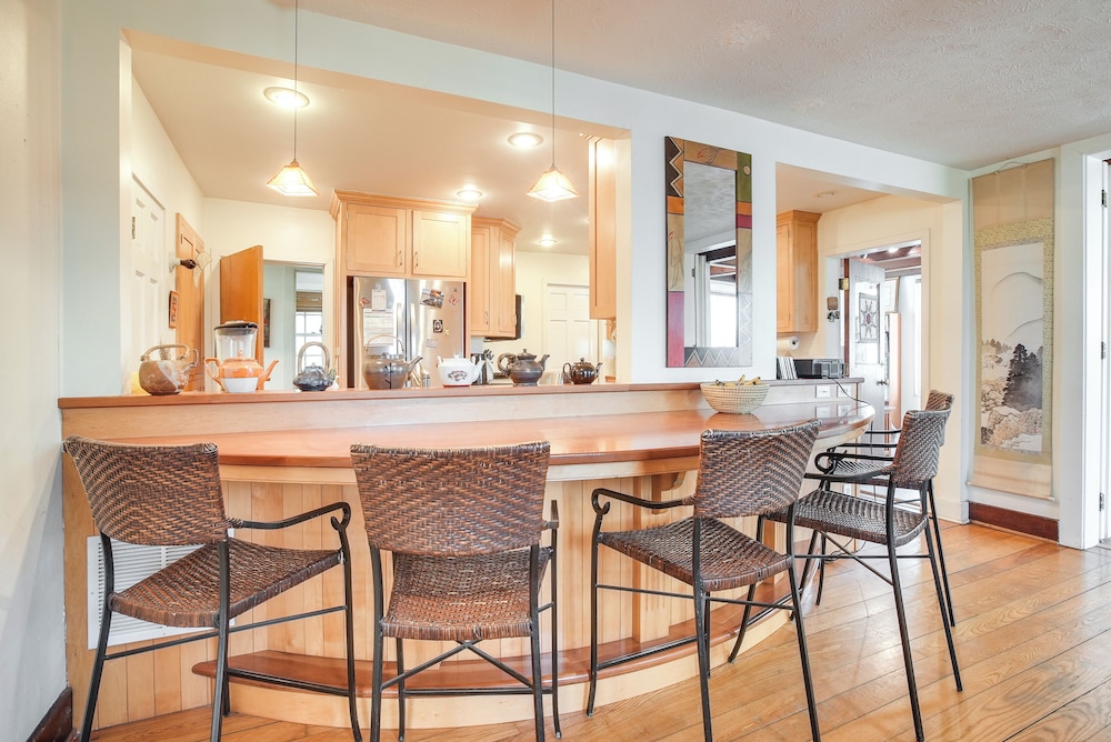 Spacious & Updated Farmhouse in Yellow Springs