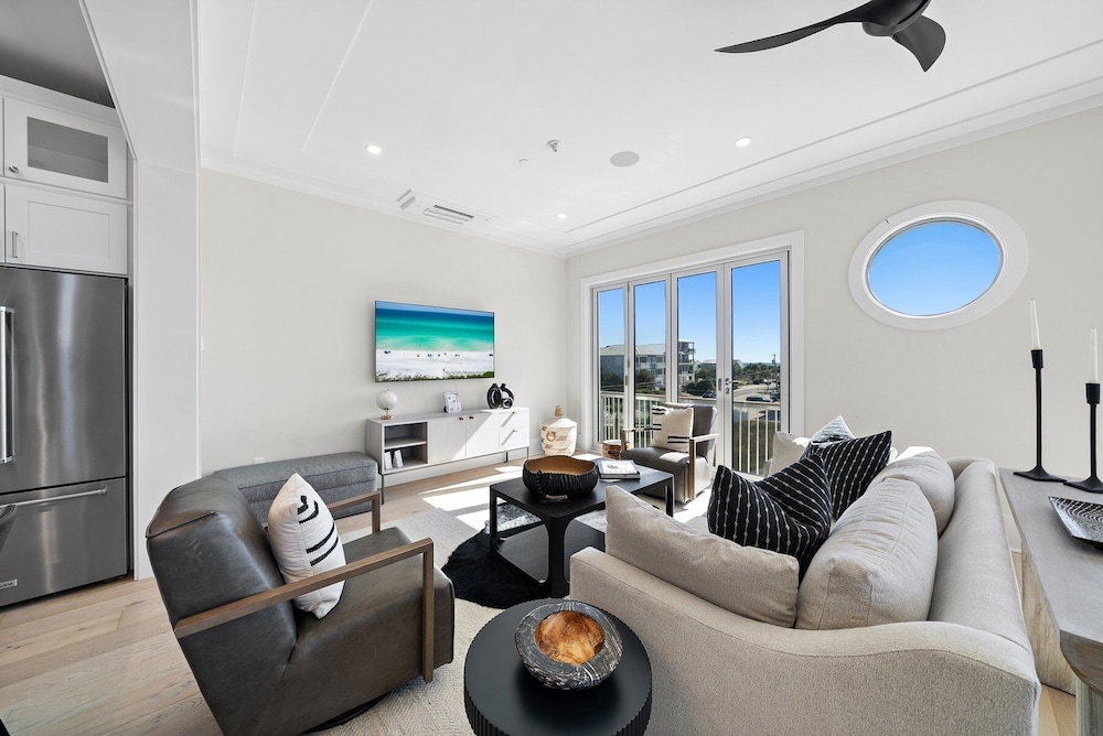 Ocean Breeze 5 Bedroom Home